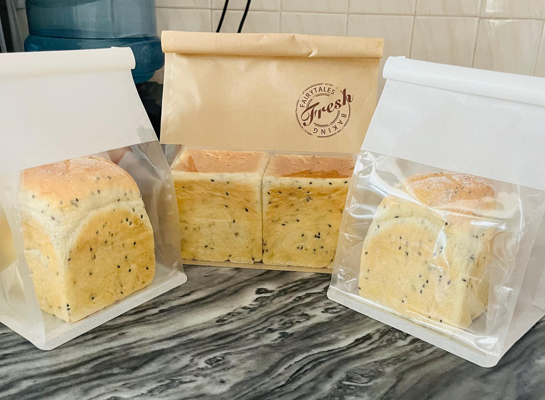 咸盐黑芝麻吐司