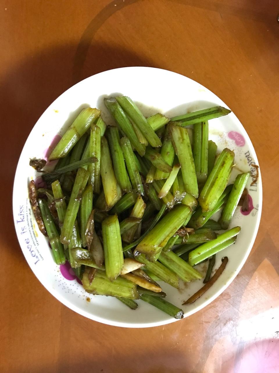炝炒芹菜