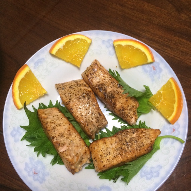 黑胡椒煎三文鱼排