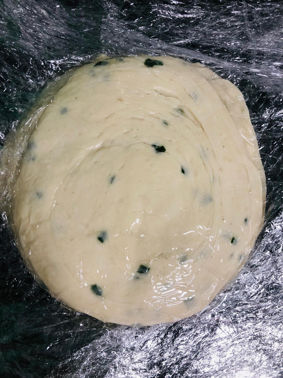 葱香手抓饼皮–纯手工，半烫面法   (很好煎不会粘锅，香酥)
