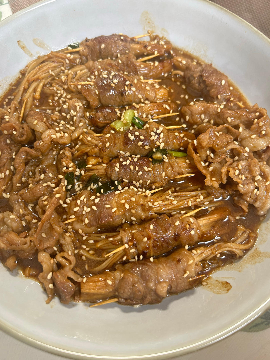 好吃到舔盘的肥牛金针菇卷