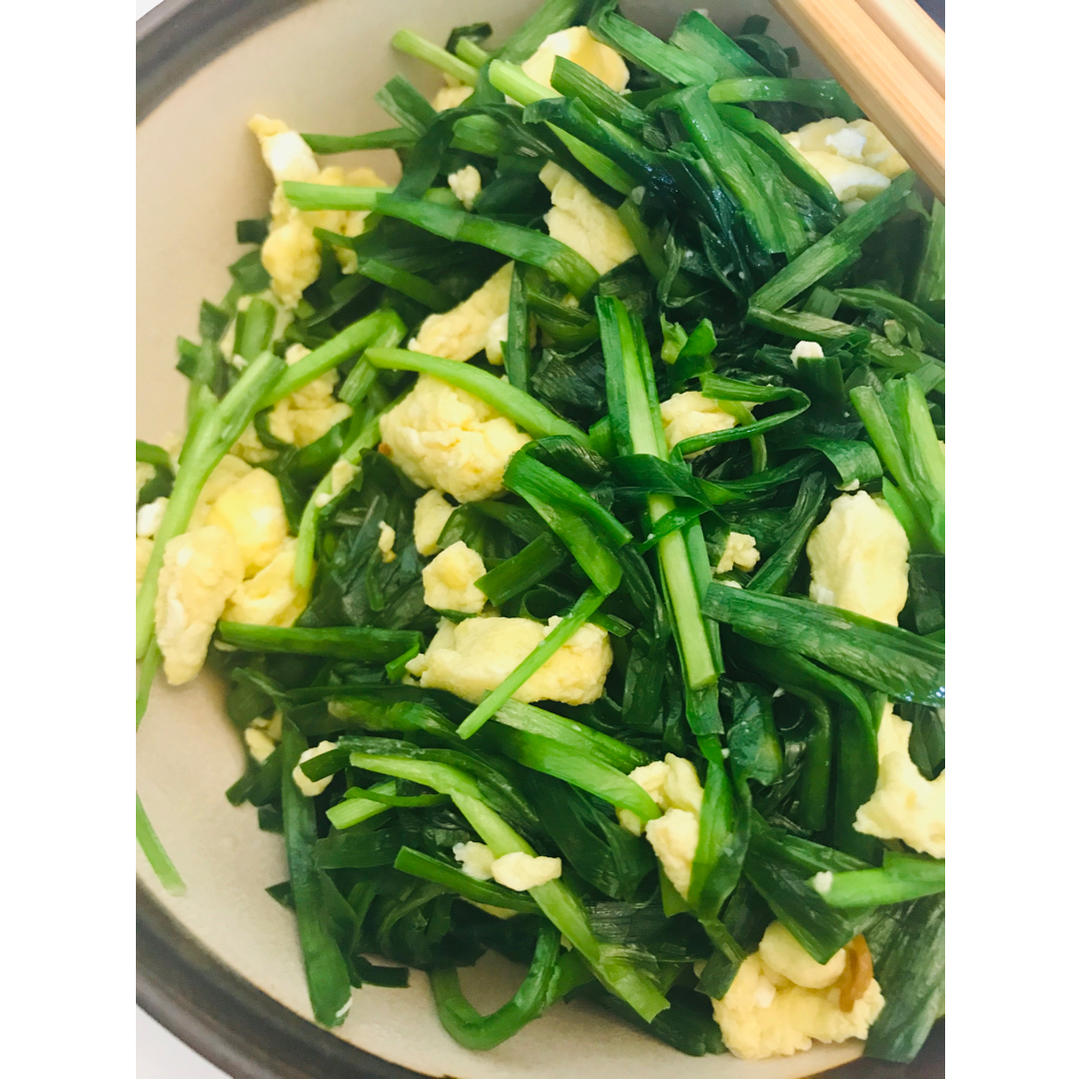 简易版韭菜炒鸡蛋（鸡蛋味道非常鲜嫩）