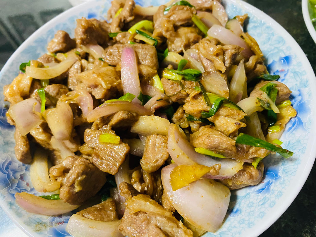 小炒黄牛肉，肉嫩味香！太好吃了简直是米饭杀手！