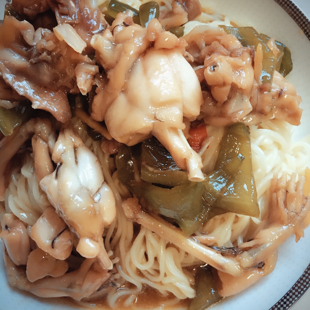 哈灵面馆的牛蛙面or饭浇头