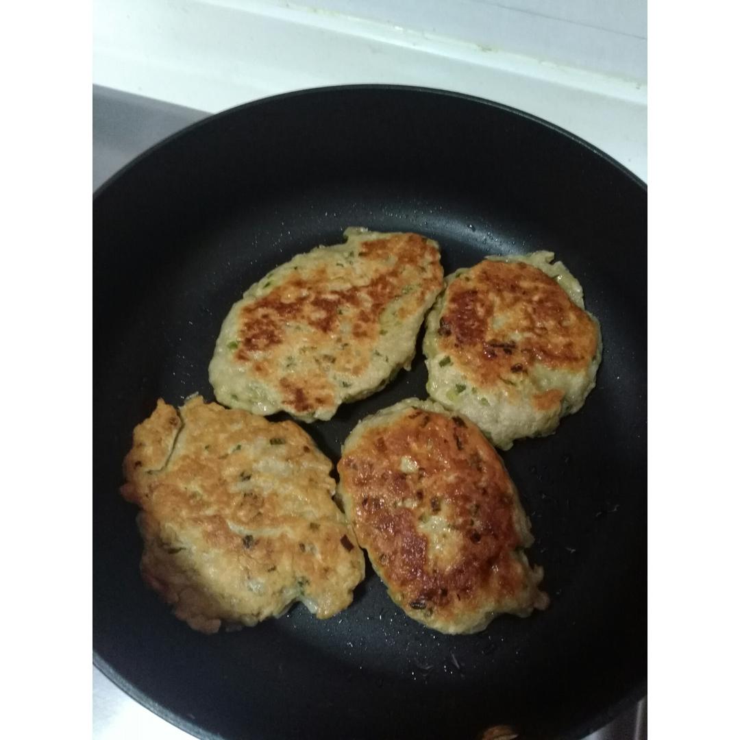 懒人快手餐：鸡蛋藕饼