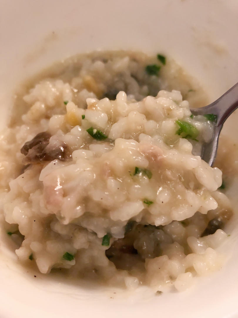 妈妈👩教我做的皮蛋瘦肉粥🥣简单快捷美味😋