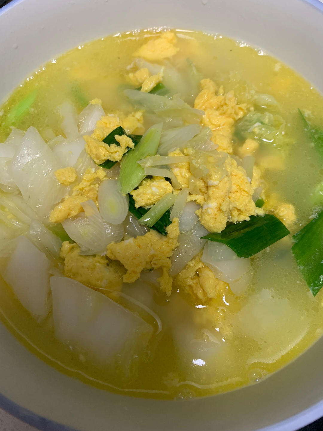 奶白色的白菜鸡蛋汤