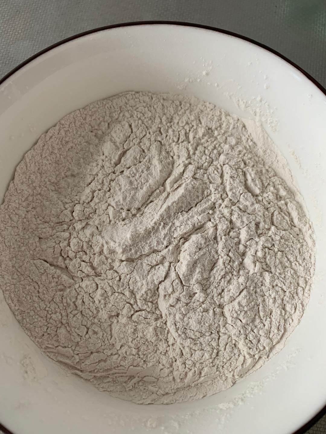 快手版肥肉烧红薯粉的做法 步骤2