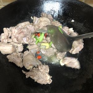 支竹羊腩羊杂煲的做法 步骤8