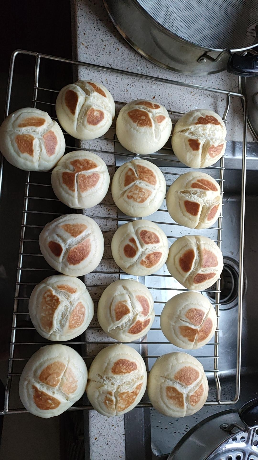 不加一滴水的奶香开花大馒头