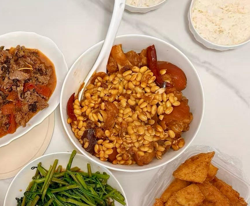 流口水的黄豆炖猪蹄