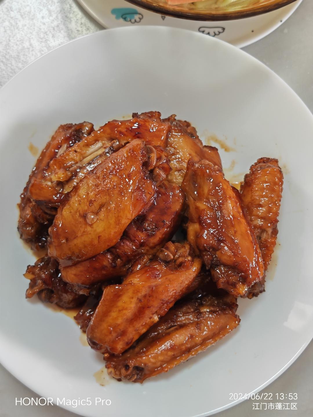 厨师长教你：“可乐鸡翅”的家常做法，味道鲜嫩可口，先收藏起来