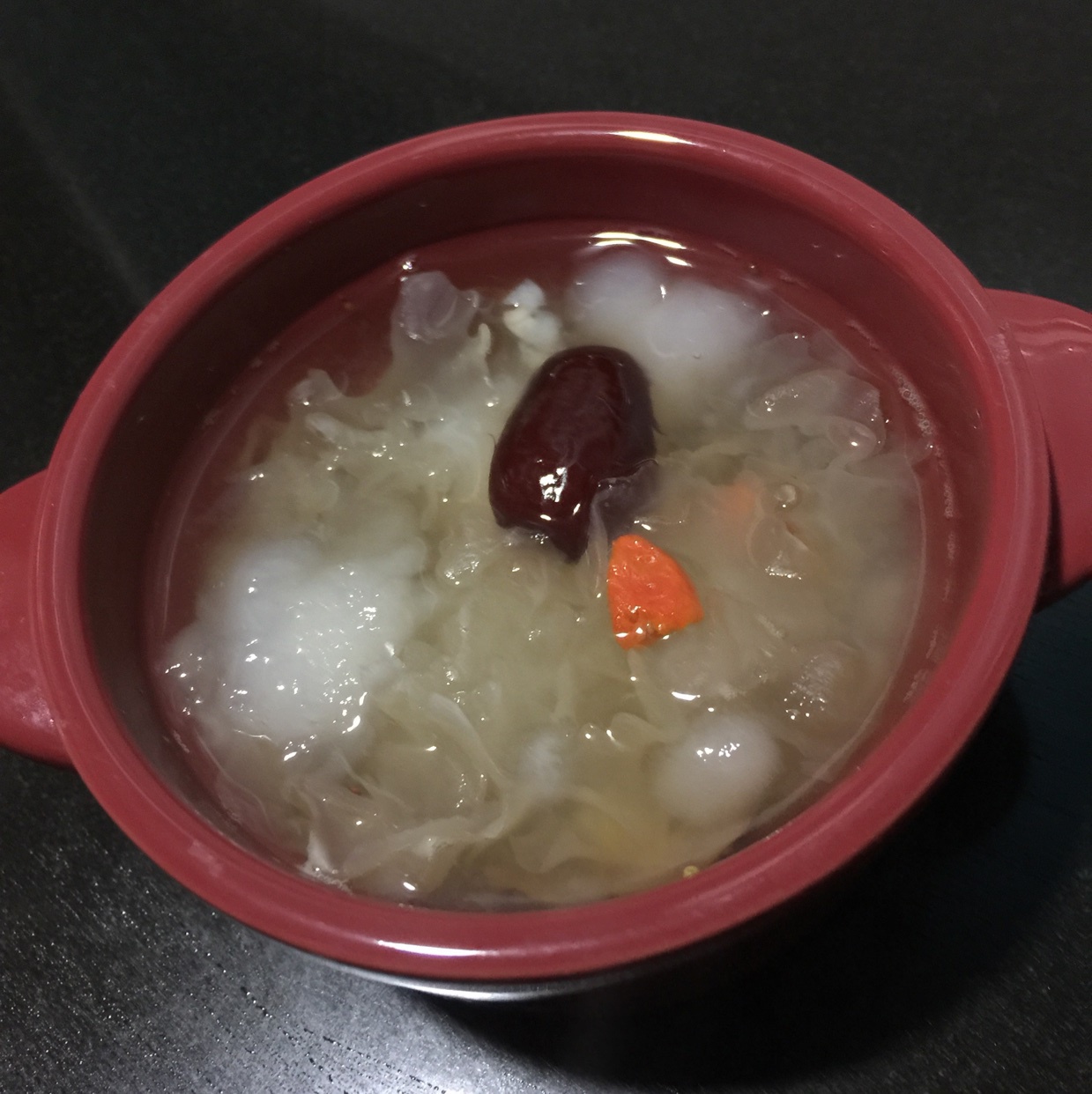 雪蛤银耳红枣汤