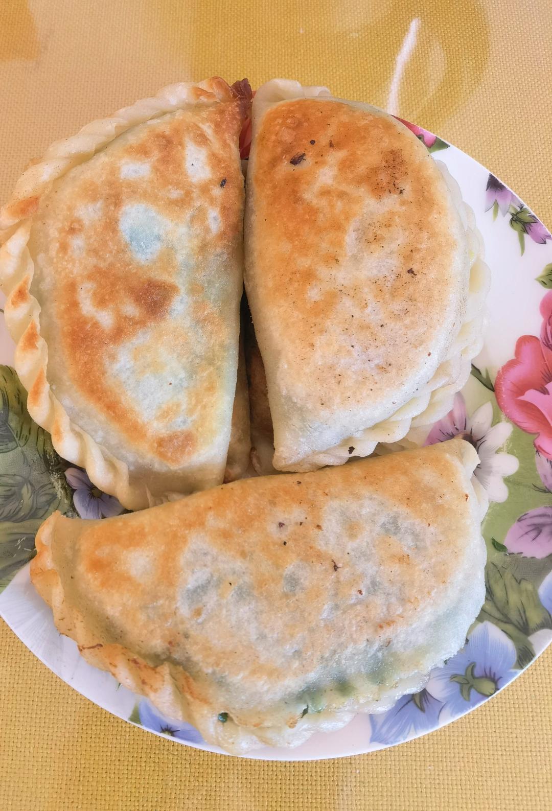 ㊙️烫面韭菜盒子 凉了也不硬 附包成完美半圆的细节视频