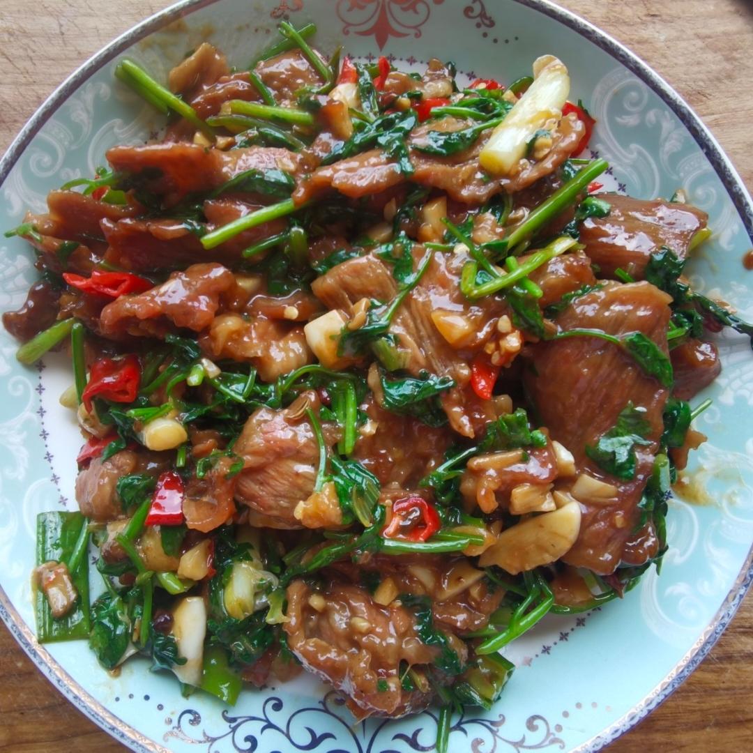 小炒黄牛肉，肉嫩味香！太好吃了简直是米饭杀手！