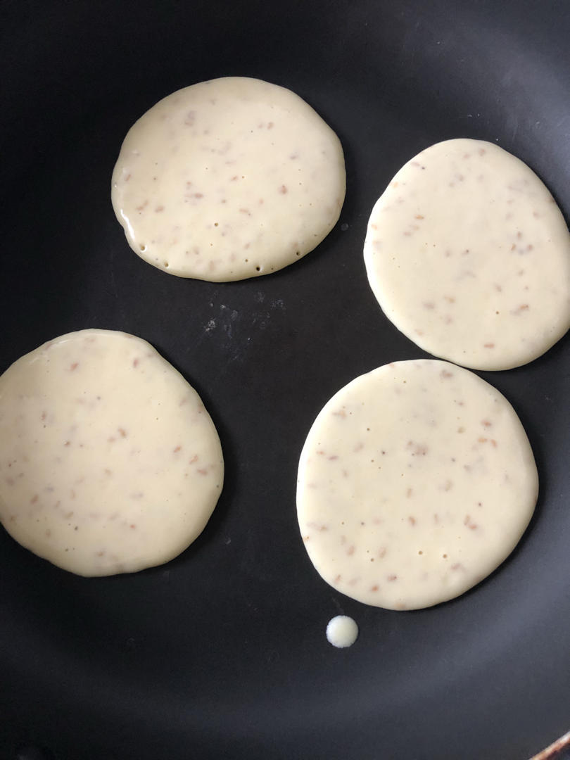 一个香蕉   两个鸡蛋  这么做全家老少都爱吃 软糯香甜的香蕉鸡蛋饼  附细节视频