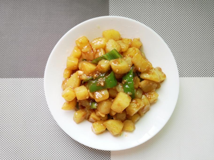 青椒烧土豆