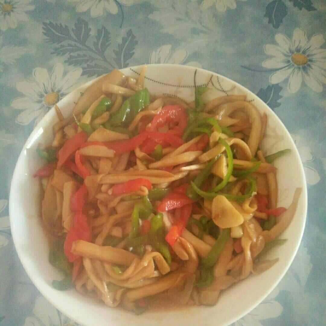 青椒素炒杏鲍菇