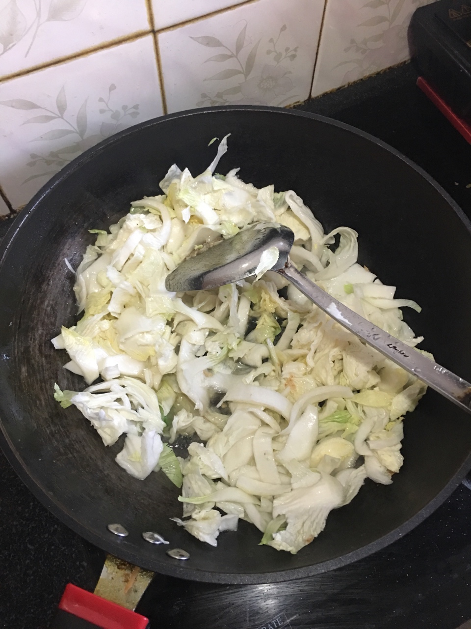 白菜鸡丁的做法 步骤5