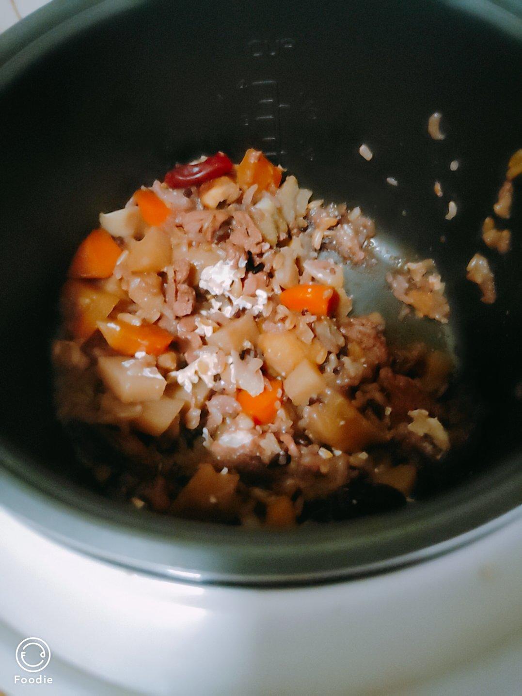 电饭煲栗子鸡腿焖饭