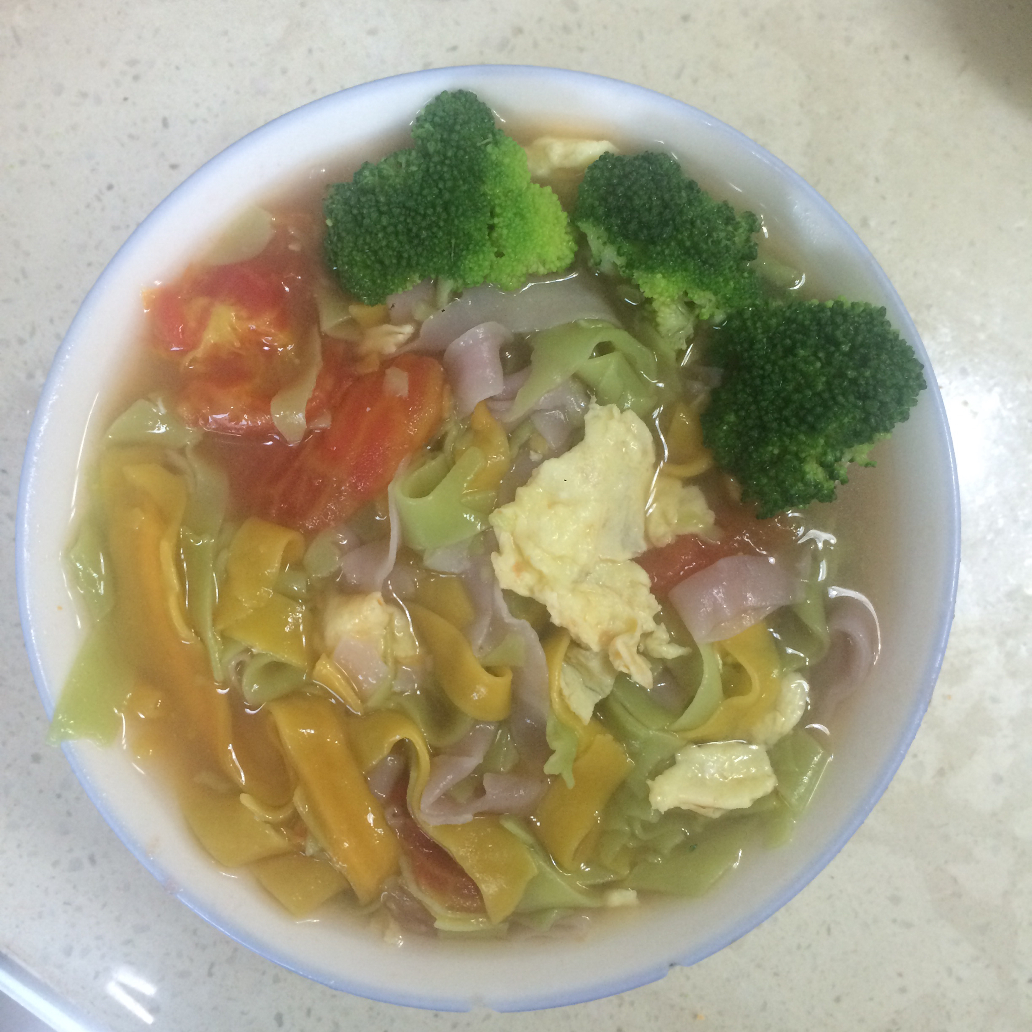 自制纯天然蔬菜汁彩色面条