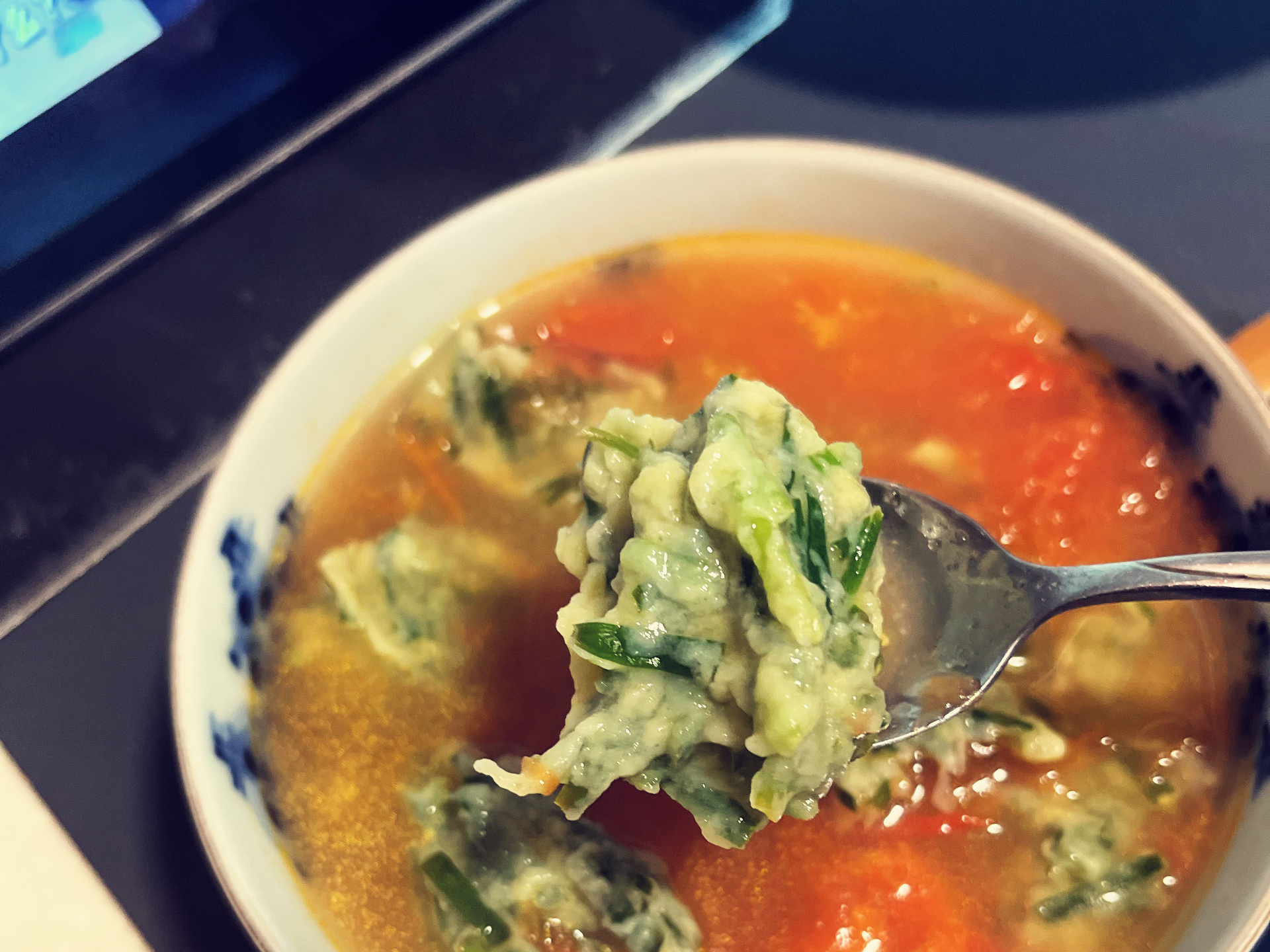 尝一口春天的鲜汤丨韭菜疙瘩汤