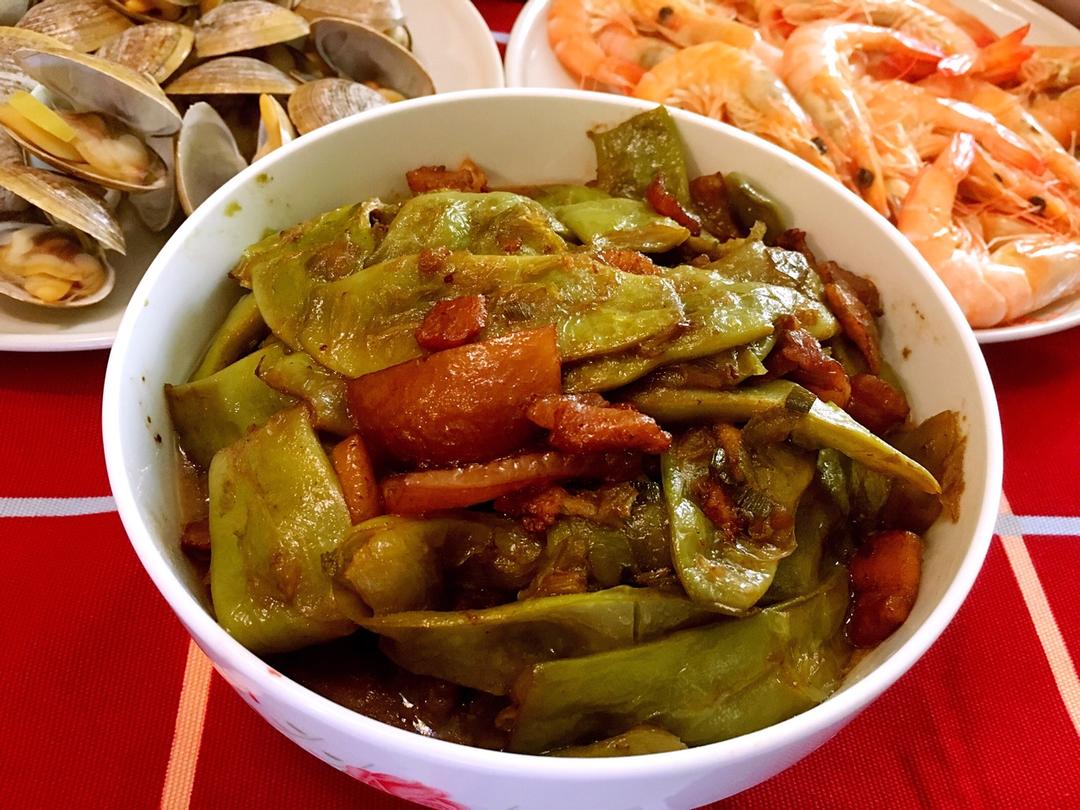 五花肉炖油豆角土豆