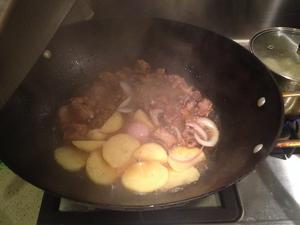土豆烧排骨（简单又美味）的做法 步骤4