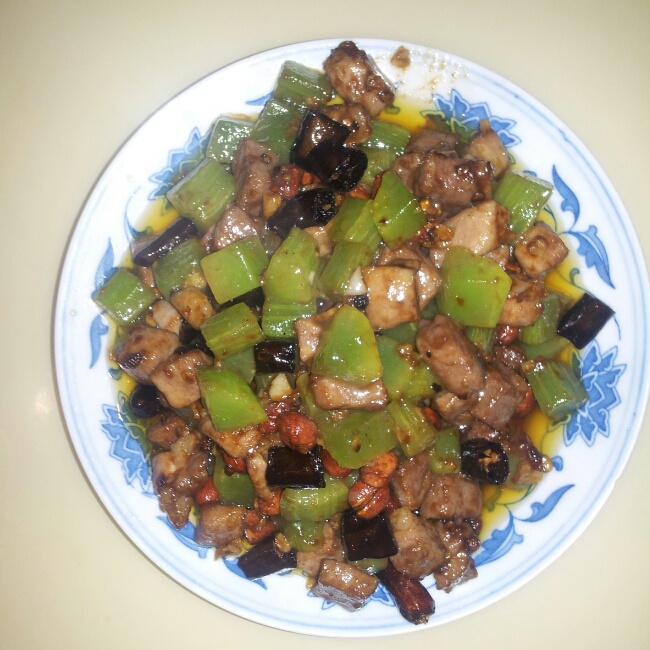 宫保肉丁（正宗宫保鸡丁的做法）