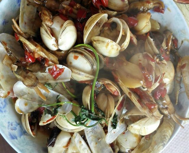 辣酱爆炒蛏蛤的做法