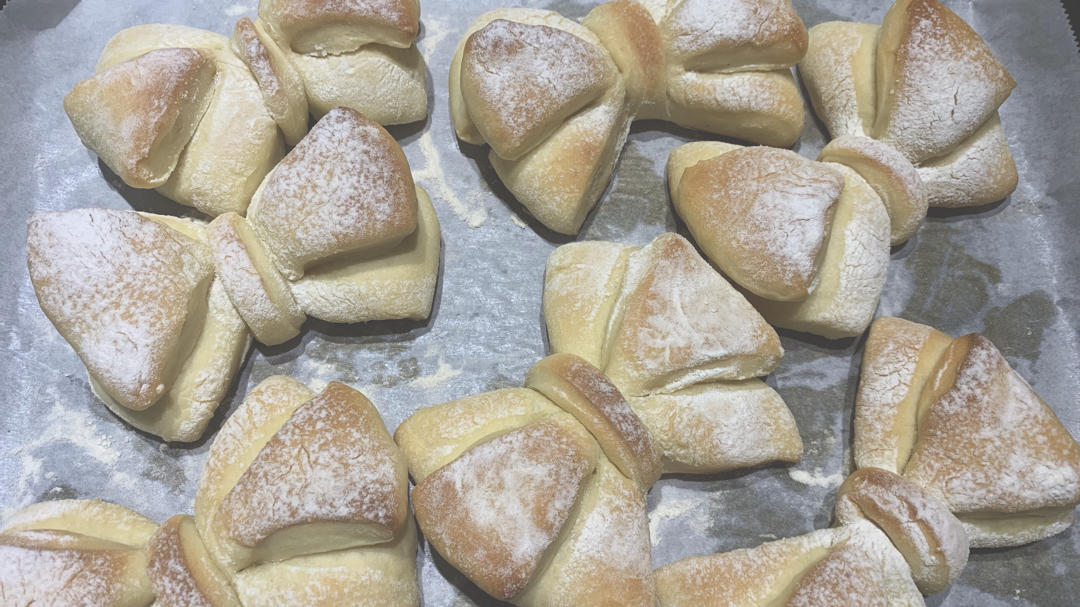 蝴蝶结面包(手揉面)