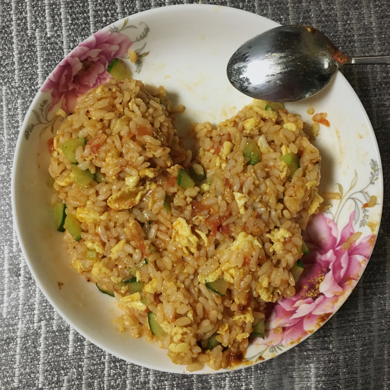 番茄鸡蛋炒饭