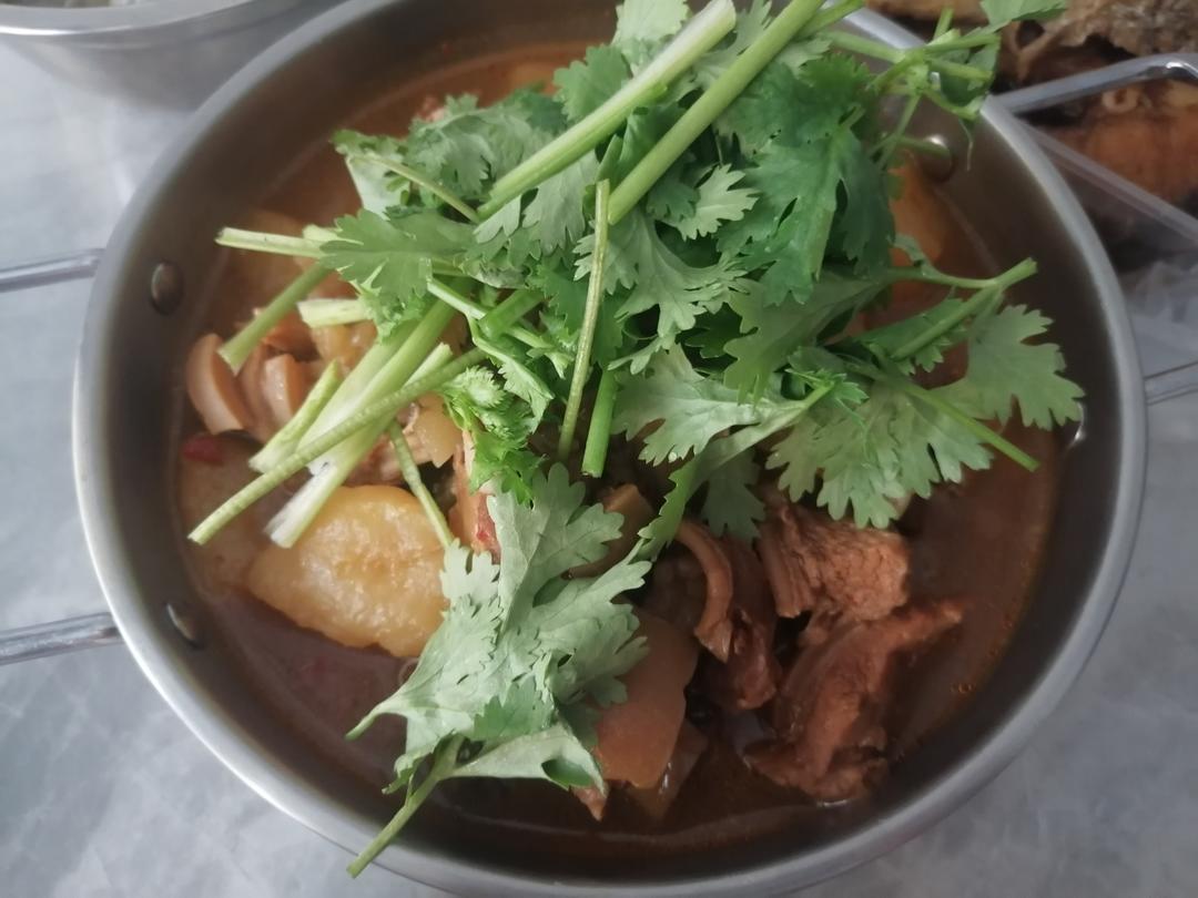 红烧羊肉萝卜煲