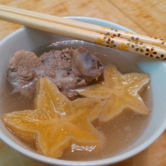 杨桃瘦肉汤(2~3人分量)