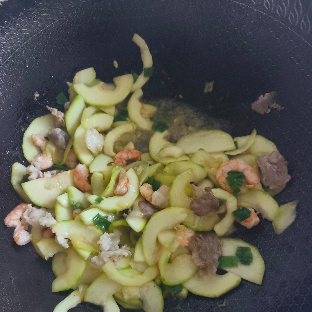 角瓜鸡蛋炒虾仁