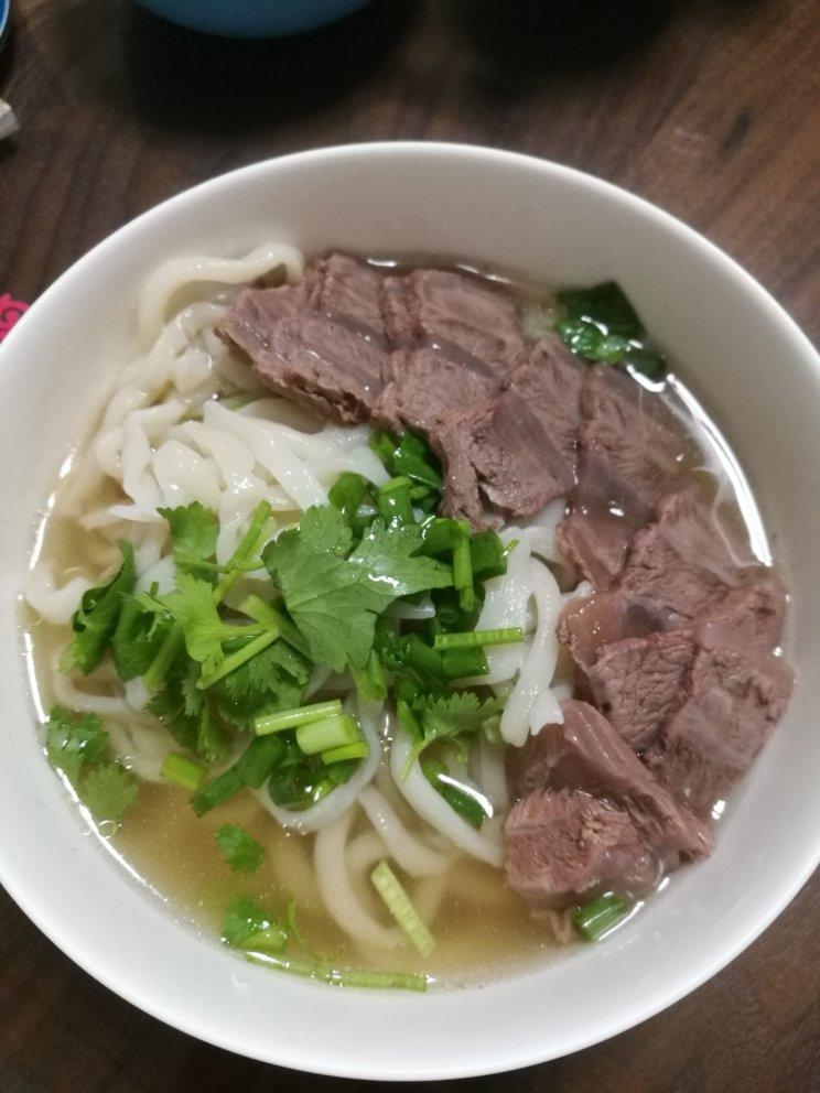 家庭版兰州牛肉面—拉条子