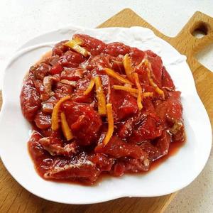 三椒烩牛肉的做法 步骤1