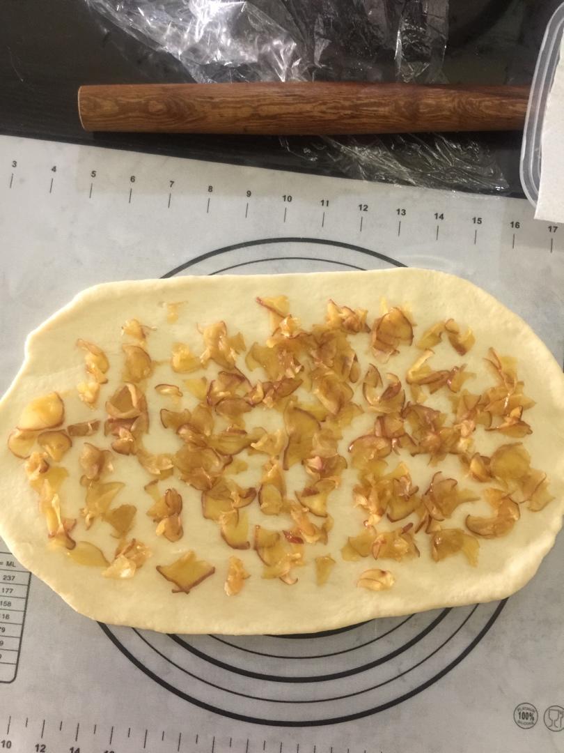 美善品版苹果花环面包