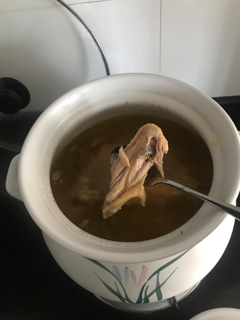 奶奶教的鲜香肥美香菇炖鸡汤