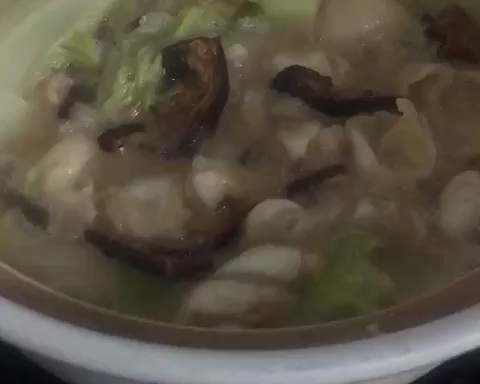 鱼鳔干贝香菇虾米白菜煲