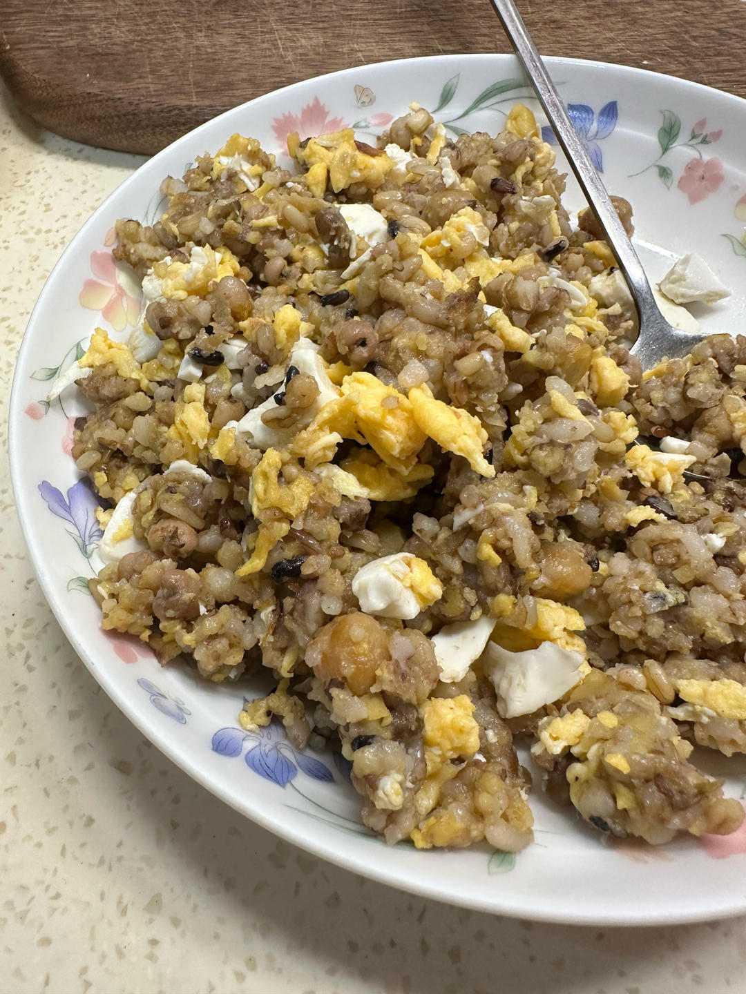 咸蛋黄蛋炒杂粮饭