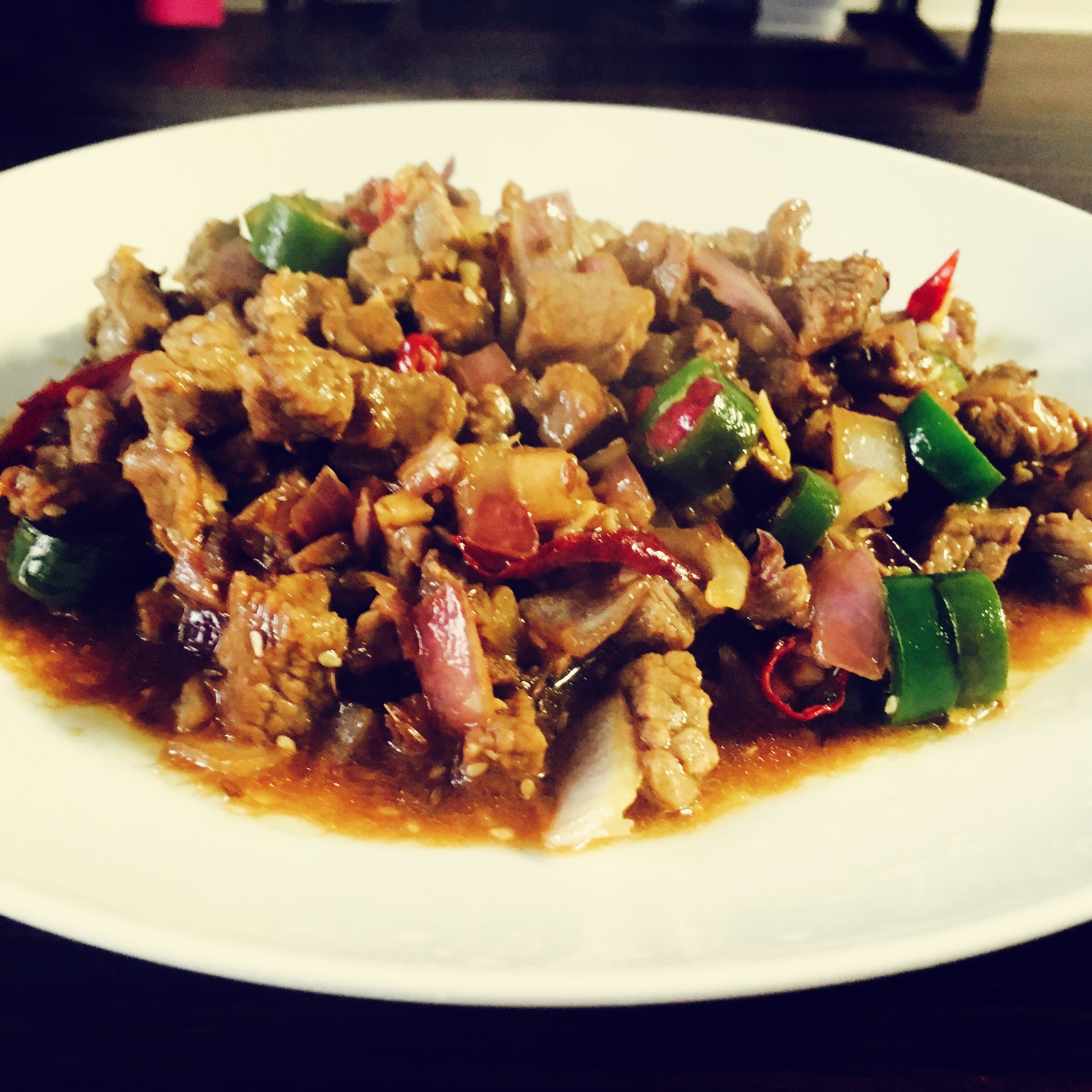 孜然洋葱炒牛肉粒