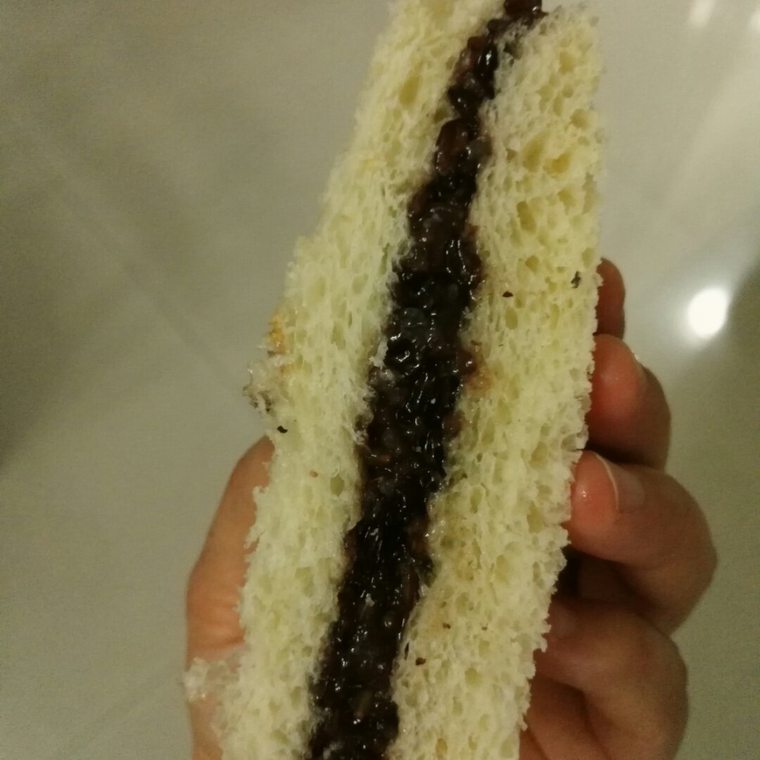 吃饭不涨肉做的非常好吃的～紫米奶酪包(美味三明治)