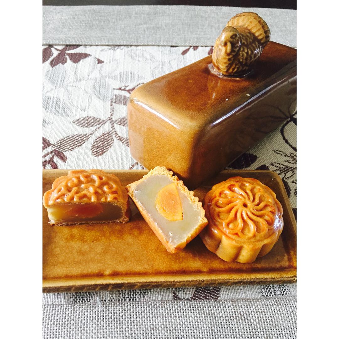 广式月饼——蛋黄莲蓉月饼