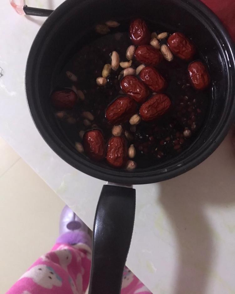 红豆黑米美颜粥