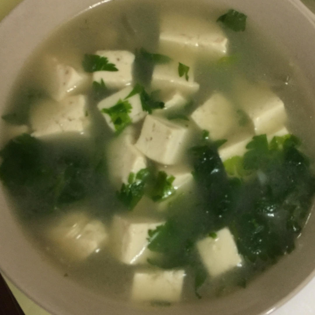 芹菜豆腐肉圆汤