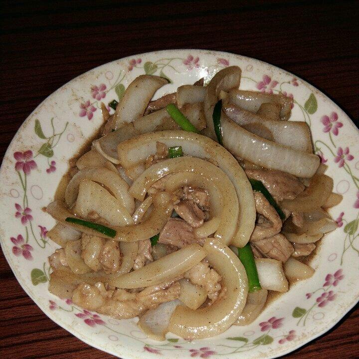 洋葱炒肉