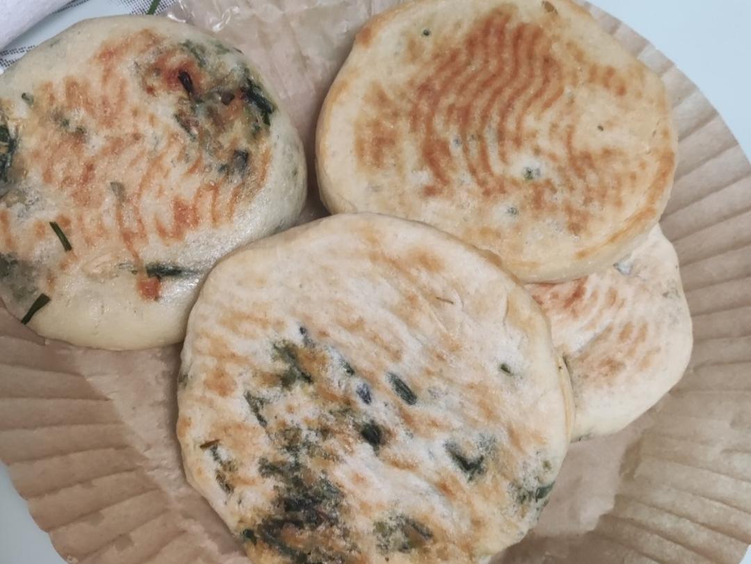 不用揉面，不用擀皮的韭菜鸡蛋发面馅饼