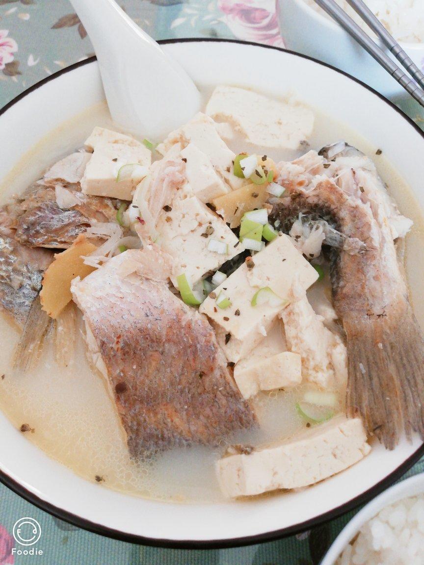 奶白黄鱼豆腐汤