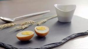 企鹅教你做|蛋料理-白煮蛋／日式醋酱油蛋／酱油麻油蘸蛋的做法 步骤12